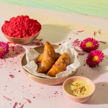 Gujiya - Box of 3 with Thandai Rabdi