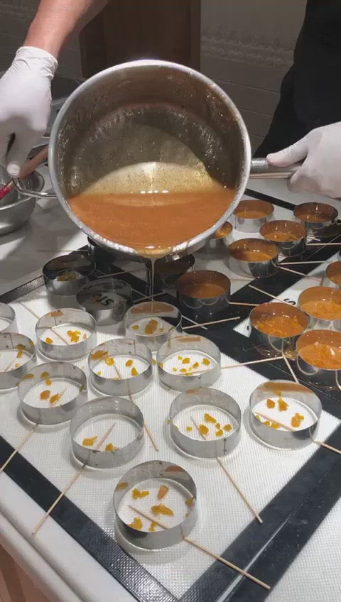 aam pappad pouring process 